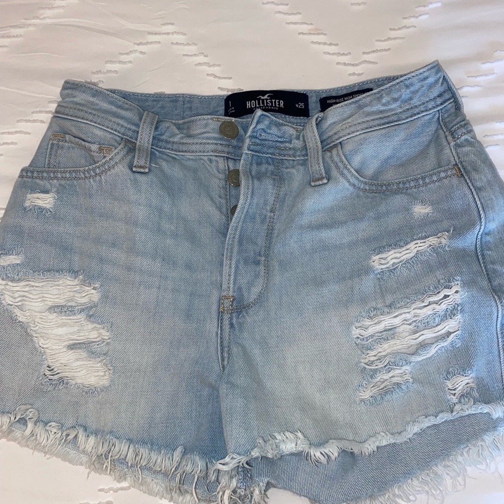 Hollister High Rise “Mom” Short 3”